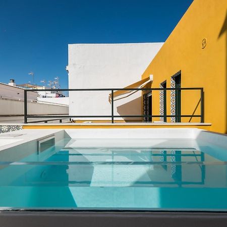 Wello Apartments Sevilla Luaran gambar
