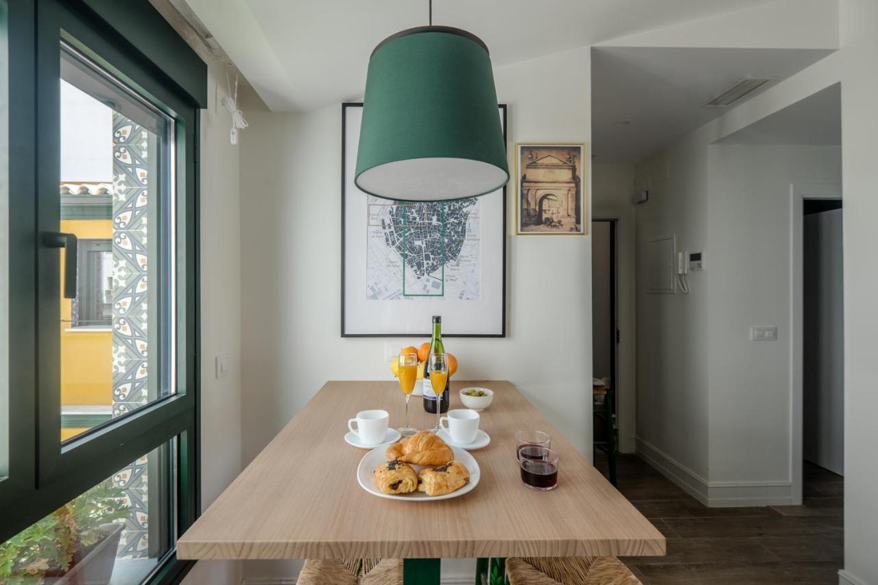 Wello Apartments Sevilla Luaran gambar