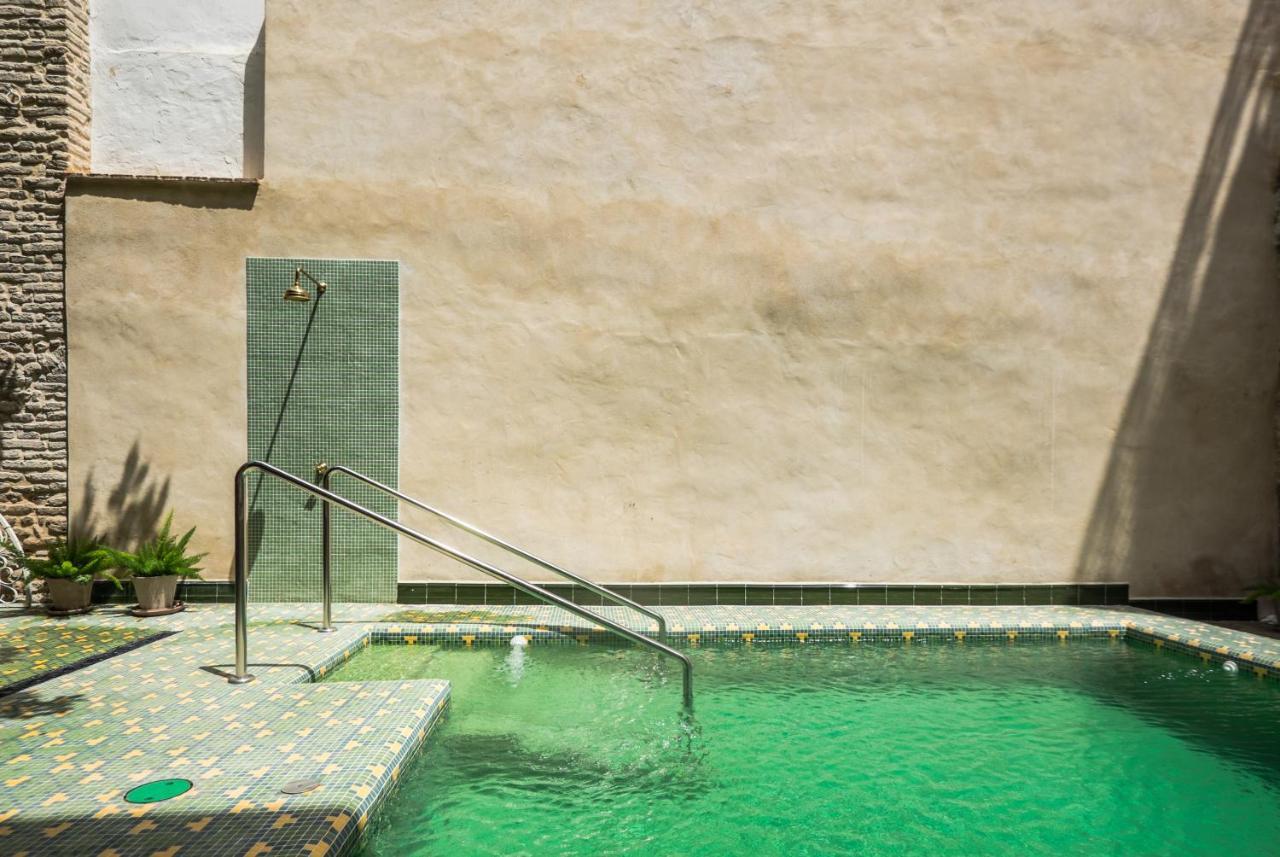 Wello Apartments Sevilla Luaran gambar