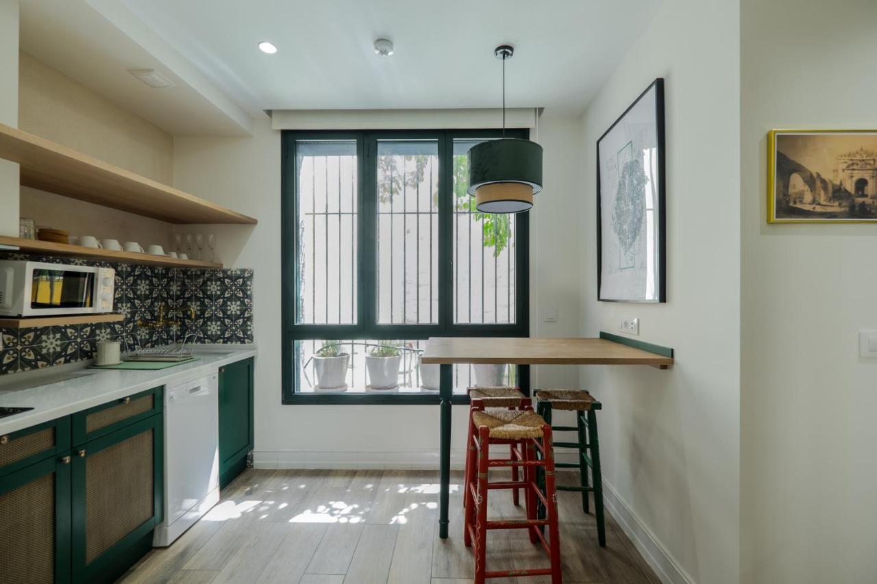 Wello Apartments Sevilla Luaran gambar