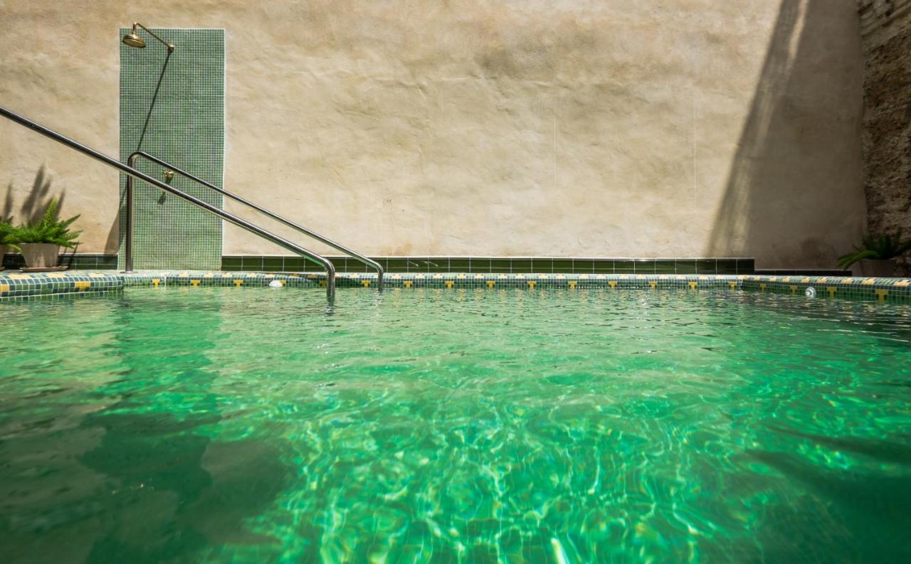 Wello Apartments Sevilla Luaran gambar