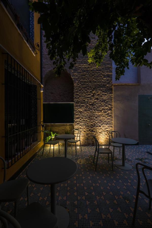 Wello Apartments Sevilla Luaran gambar